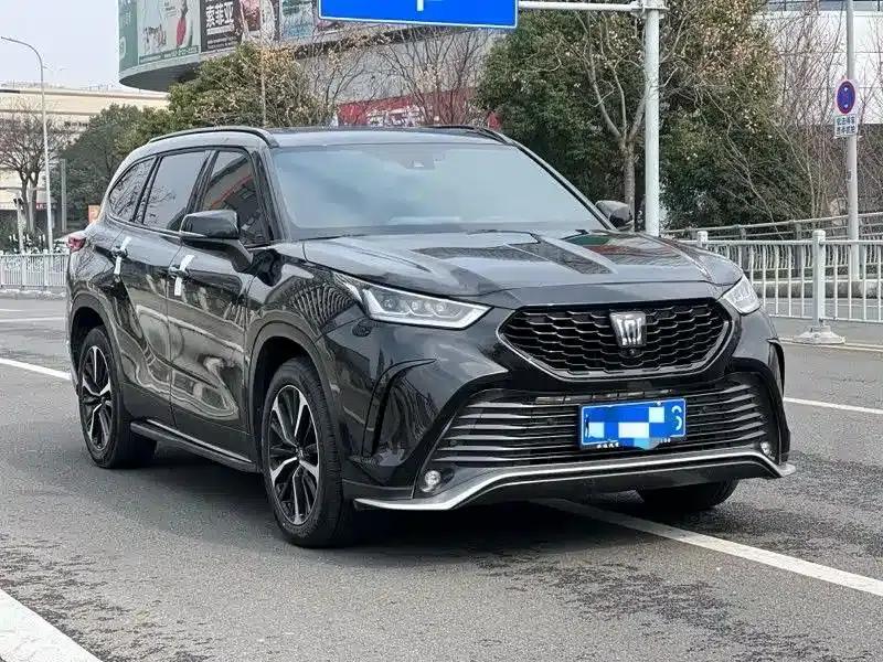 Crown Land Cruiser 2022 2.0T 4WD Supreme Edition — миниатюра 3