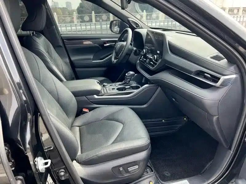 Crown Land Cruiser 2022 2.0T 4WD Supreme Edition — миниатюра 4