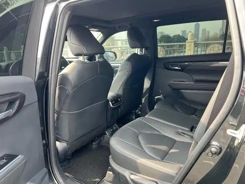 Crown Land Cruiser 2022 2.0T 4WD Supreme Edition — миниатюра 6
