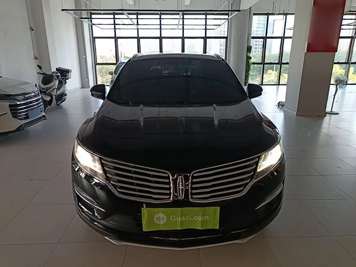 Lincoln MKC 2016 2.0T Two-Wheel Drive Luxury Edition — миниатюра 2