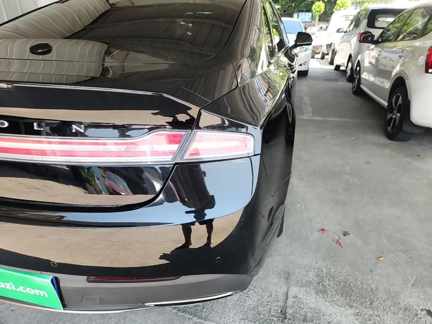 Lincoln MKZ 2018 2.0T Premium Edition — миниатюра 9