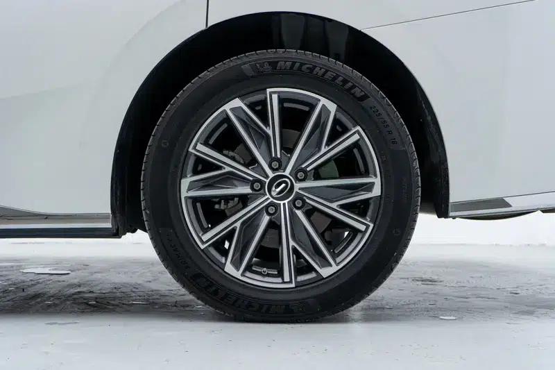 Trumpchi M8 2024 Master Series 2.0TGDI Supreme Edition — миниатюра 9