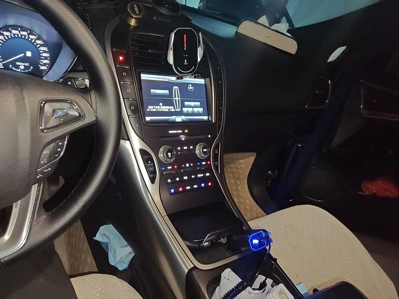 Lincoln MKX 2015 2.0T Four-Wheel Drive Luxury Edition — миниатюра 13