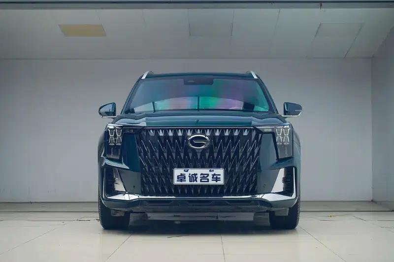Trumpchi GS8 2022 Dual Engine Series 2.0TM Hybrid 2WD Premium Edition 7-Seater — миниатюра 2