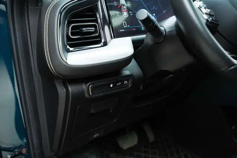 Trumpchi GS8 2022 Dual Engine Series 2.0TM Hybrid 2WD Premium Edition 7-Seater — миниатюра 12