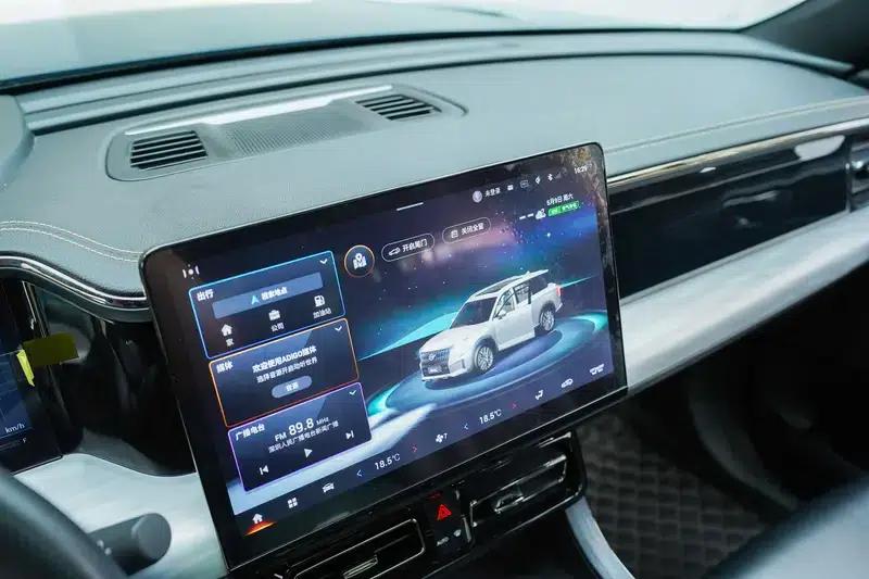 Trumpchi GS8 2022 Dual Engine Series 2.0TM Hybrid 2WD Premium Edition 7-Seater — миниатюра 8