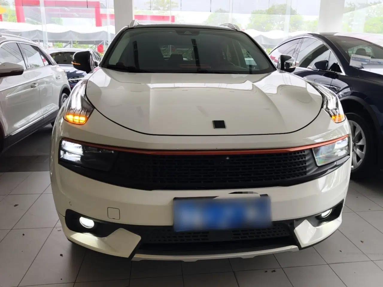 Lynk & Co 01 2017 2.0T Four-Wheel Drive Pro Edition — миниатюра 2