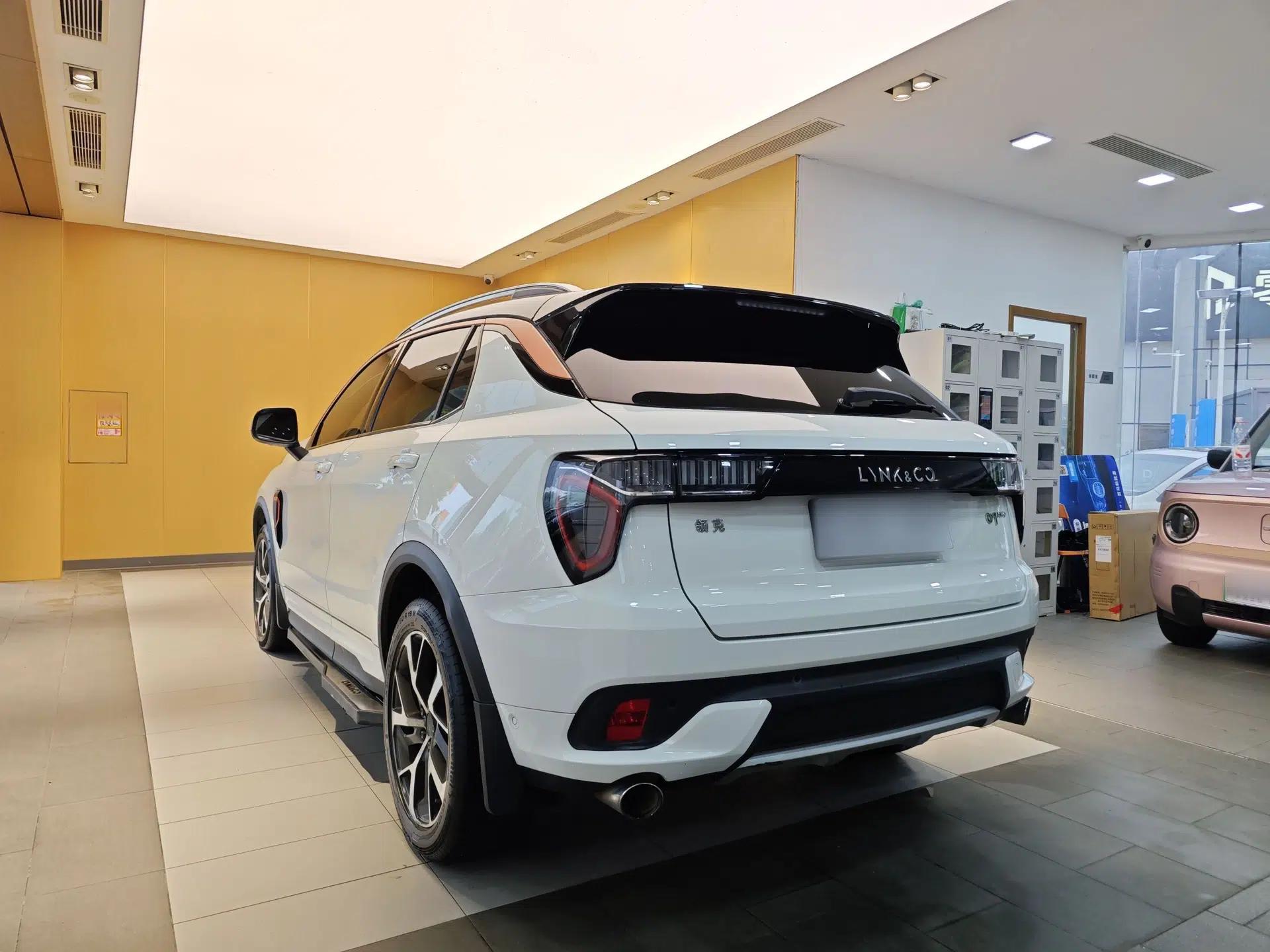 Lynk & Co 01 2017 2.0T Four-Wheel Drive Pro Edition — миниатюра 13