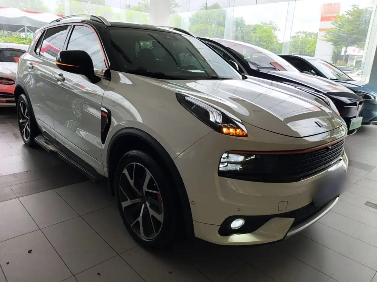 Lynk & Co 01 2017 2.0T Four-Wheel Drive Pro Edition — миниатюра 3