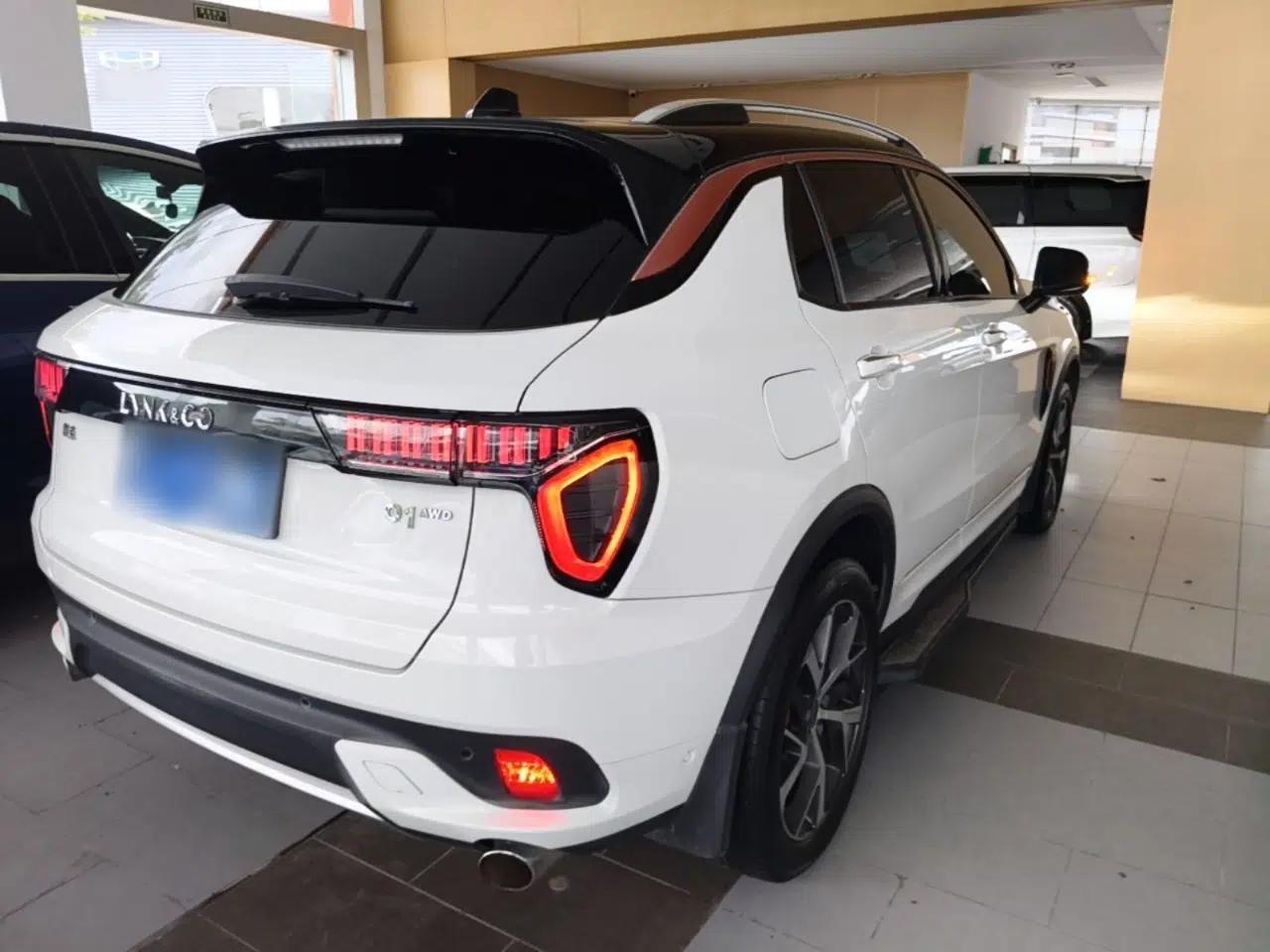 Lynk & Co 01 2017 2.0T Four-Wheel Drive Pro Edition — миниатюра 6