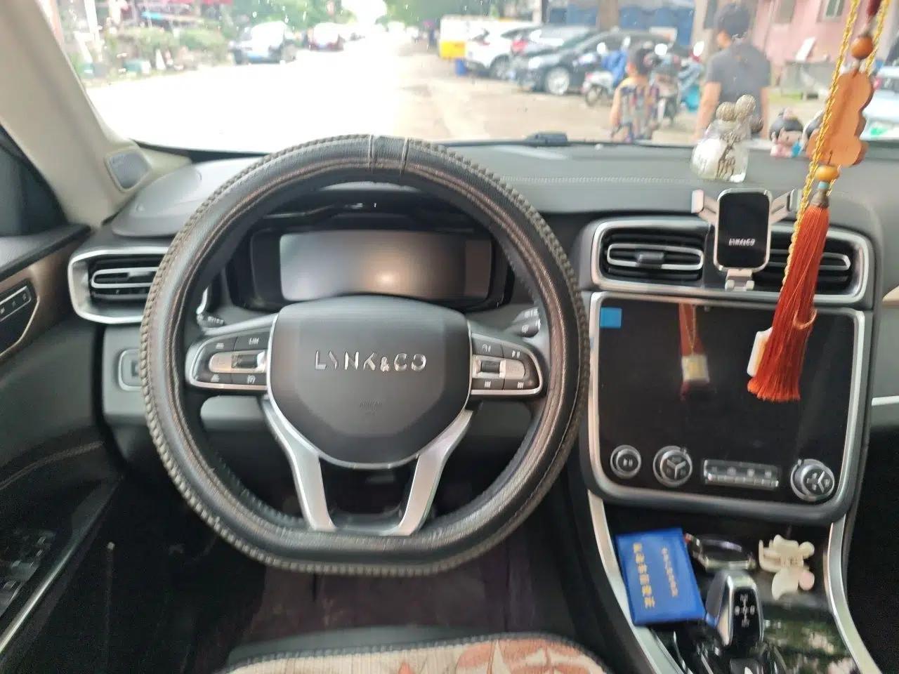 Lynk & Co 01 2019 2.0T Two-Wheel-Drive Pro Version China VI Standard — миниатюра 10