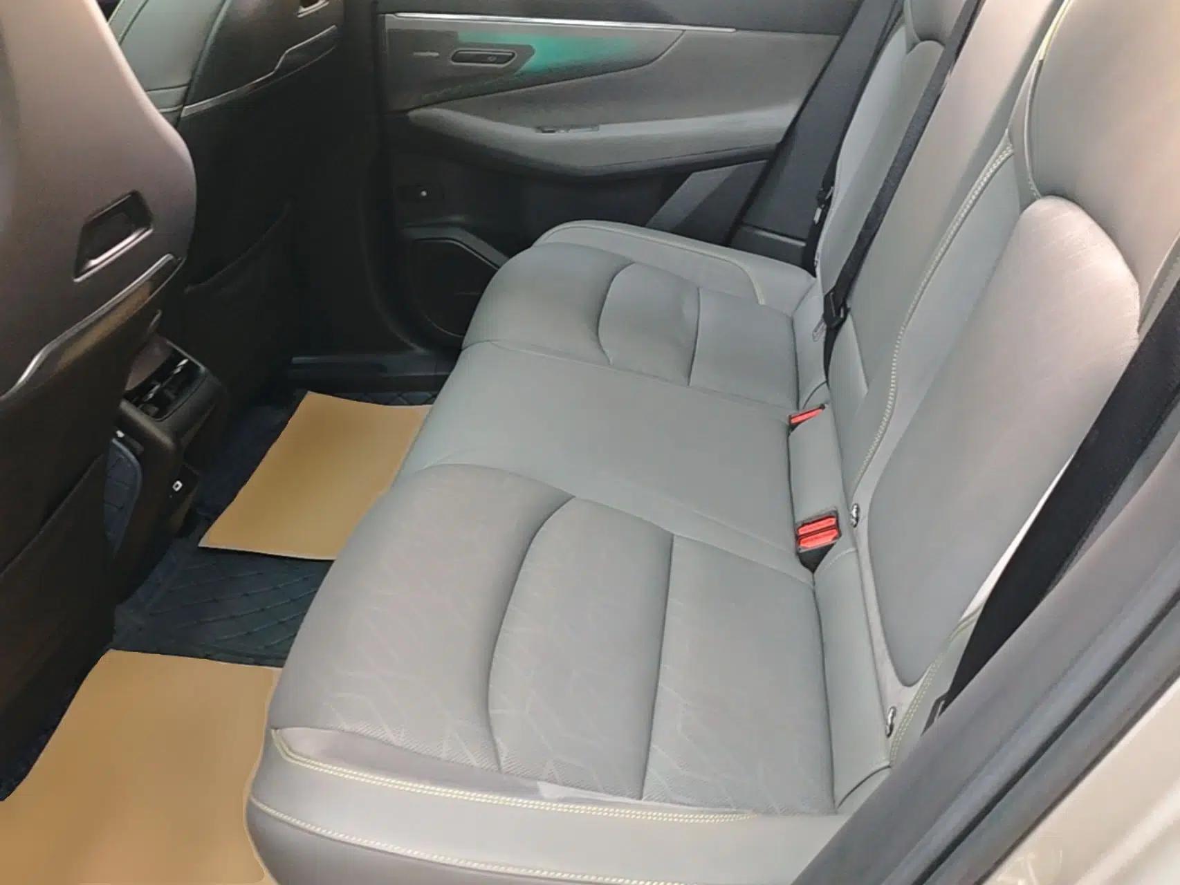 Lynk & Co 08 EM-P 2023 120km Long-Range Pro — миниатюра 20
