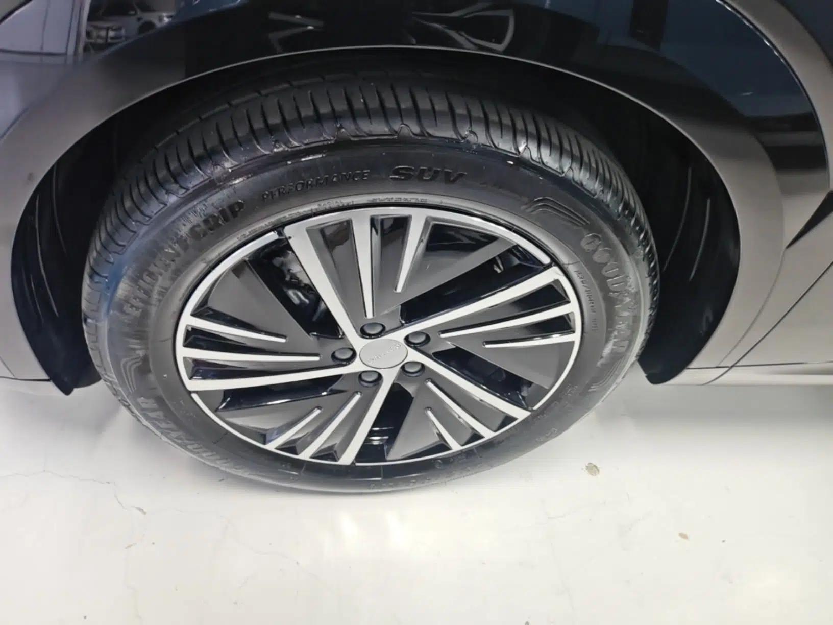 Lynk & Co 08 EM-P 2023 120km Long-Range Halo — миниатюра 10