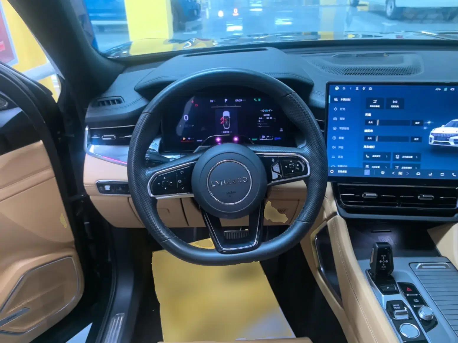 Lynk & Co 09 EM-P 2024 2.0TD EM-P Four-Wheel Drive ULTRA Six-Seater — миниатюра 13