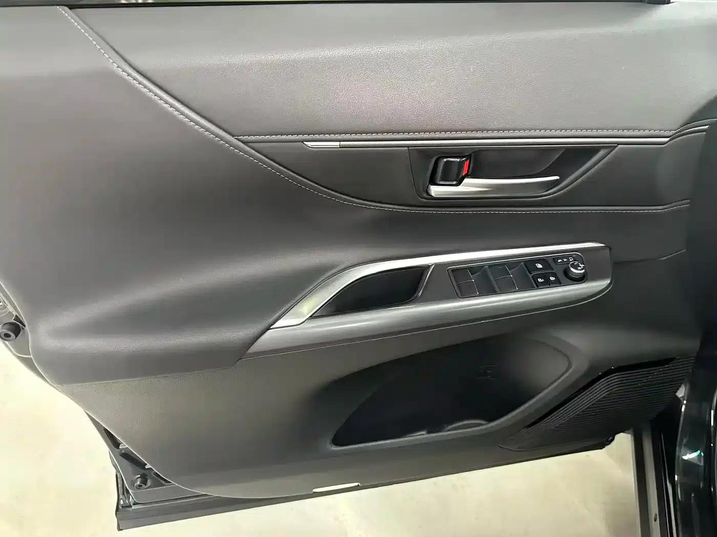 Venza 2023 2.5L Intelligent Hybrid Dual Engine 2WD Luxury Edition — миниатюра 13