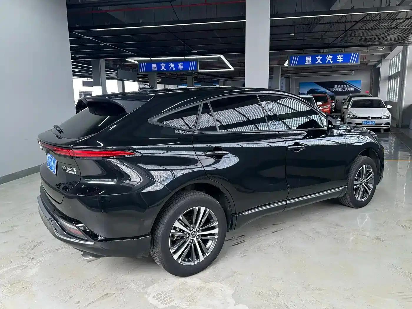 Venza 2023 2.5L Intelligent Hybrid Dual Engine 2WD Luxury Edition — миниатюра 5