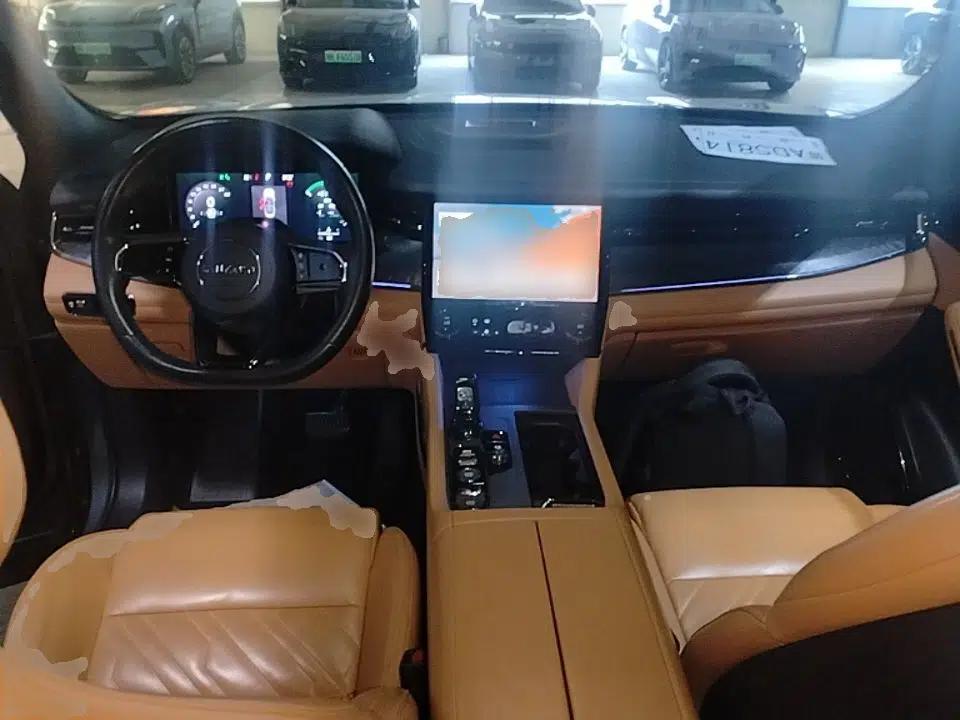 Lynk & Co 09 2021 2.0T Halo Six-Seater — миниатюра 17