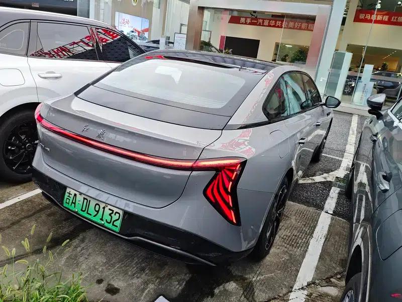 Hongqi EH7 2024 760 Pro+ AWD Edition — миниатюра 3