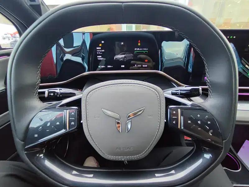 Hongqi EH7 2024 760 Pro+ AWD Edition — миниатюра 6