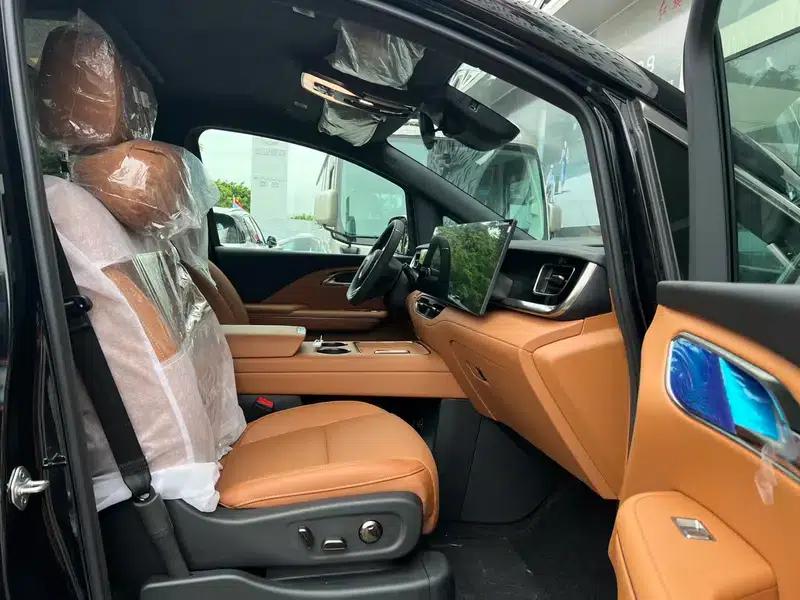 Hongqi HQ9 PHEV 2026 AWD Luxury Edition — миниатюра 14