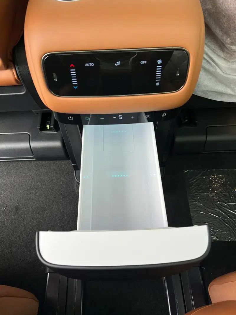 Hongqi HQ9 PHEV 2026 AWD Luxury Edition — миниатюра 18