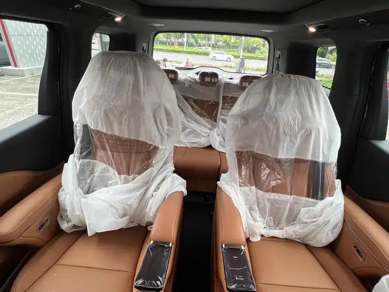 Hongqi HQ9 PHEV 2026 AWD Luxury Edition — миниатюра 24