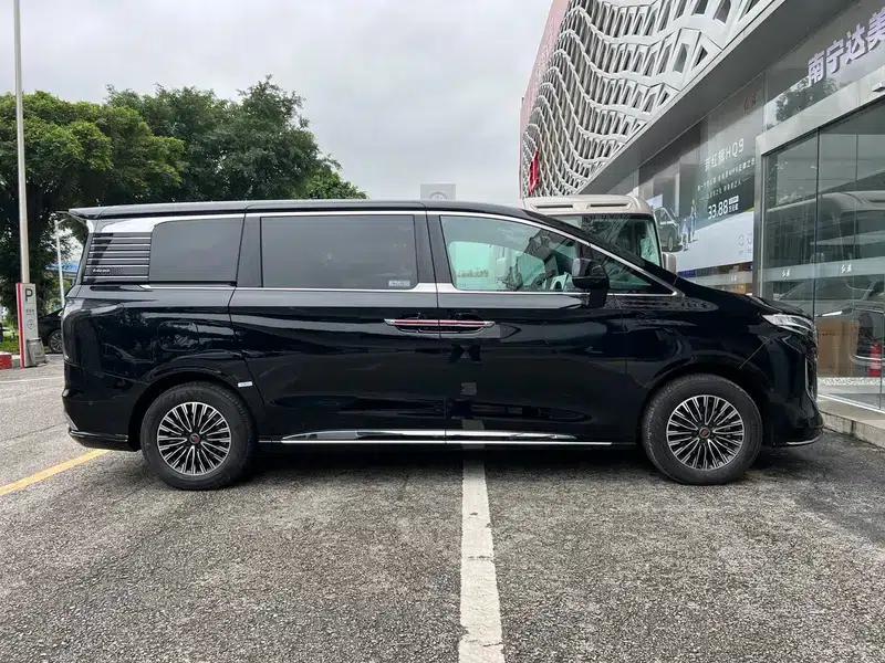 Hongqi HQ9 PHEV 2026 AWD Luxury Edition — миниатюра 8