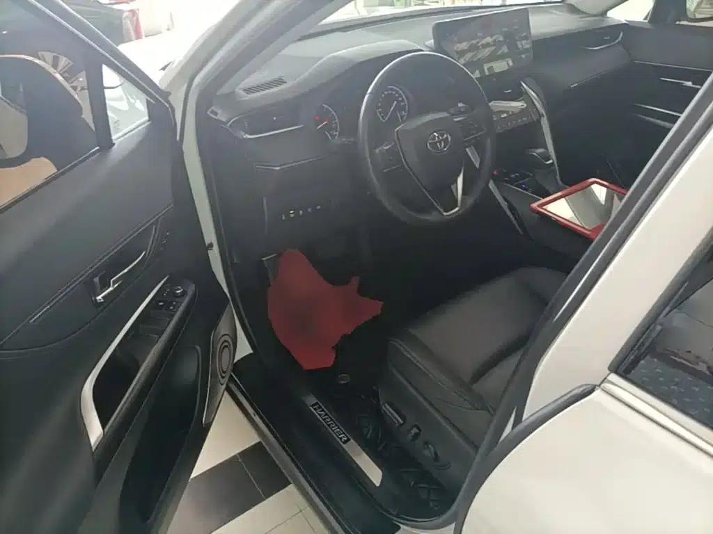 HARRIER 2023 2.0L CVT 2WD Premium Edition — миниатюра 13