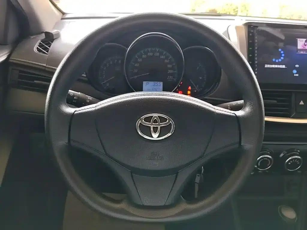 YARiS L 2017 1.5E CVT Dynamic Edition — миниатюра 11
