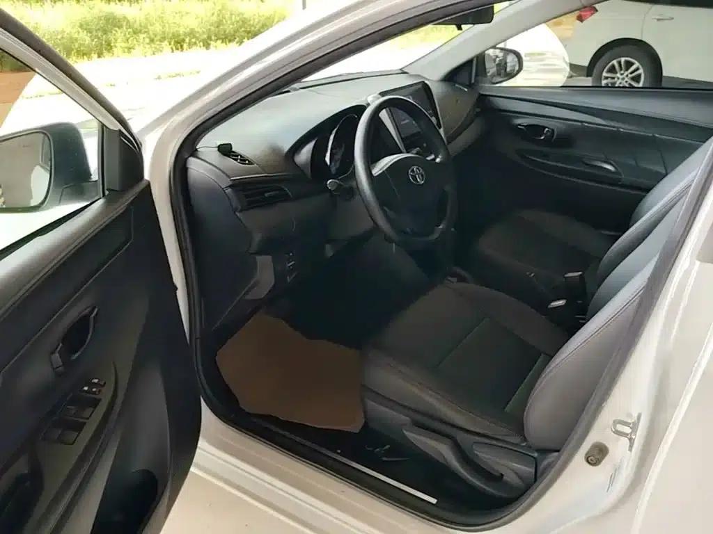 YARiS L 2017 1.5E CVT Dynamic Edition — миниатюра 16