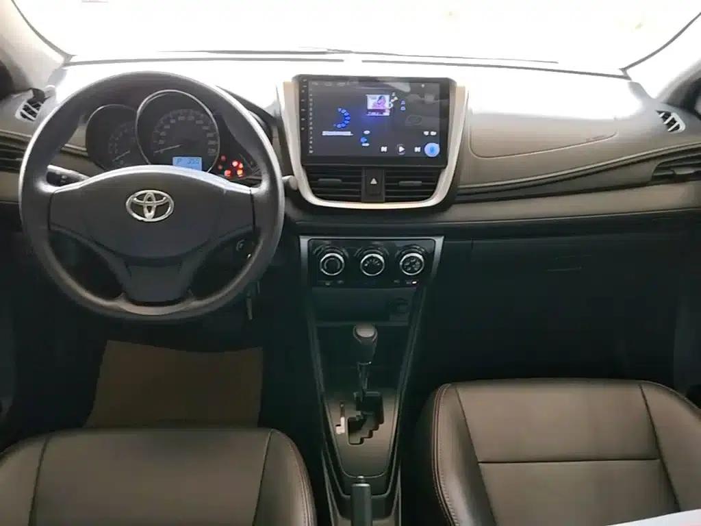YARiS L 2017 1.5E CVT Dynamic Edition — миниатюра 10