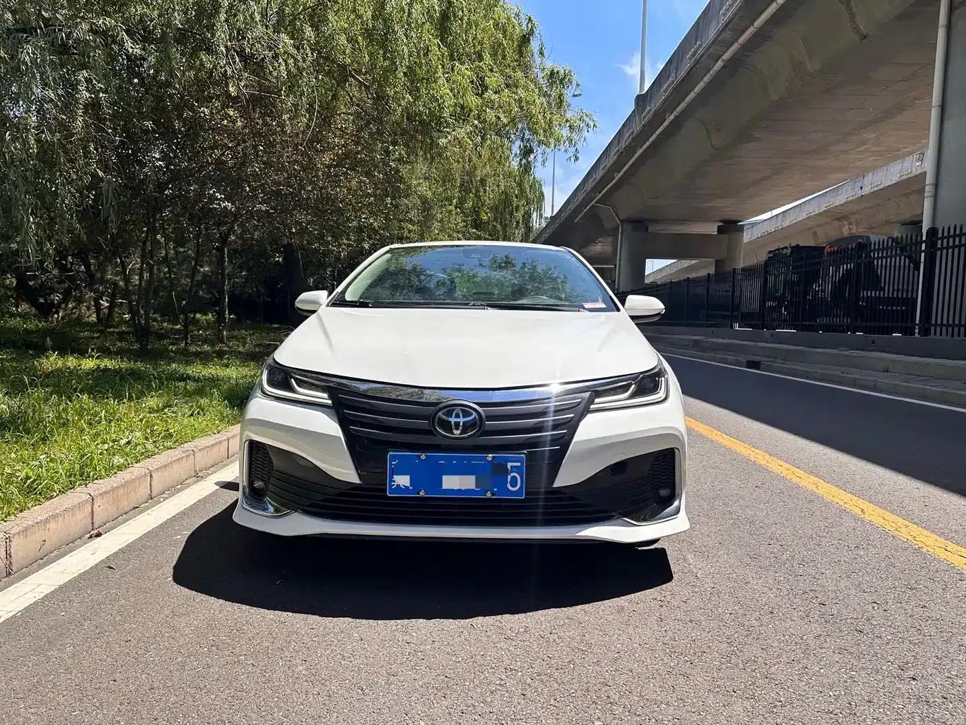 2021 Avalon 2.0L Luxury Edition — миниатюра 2