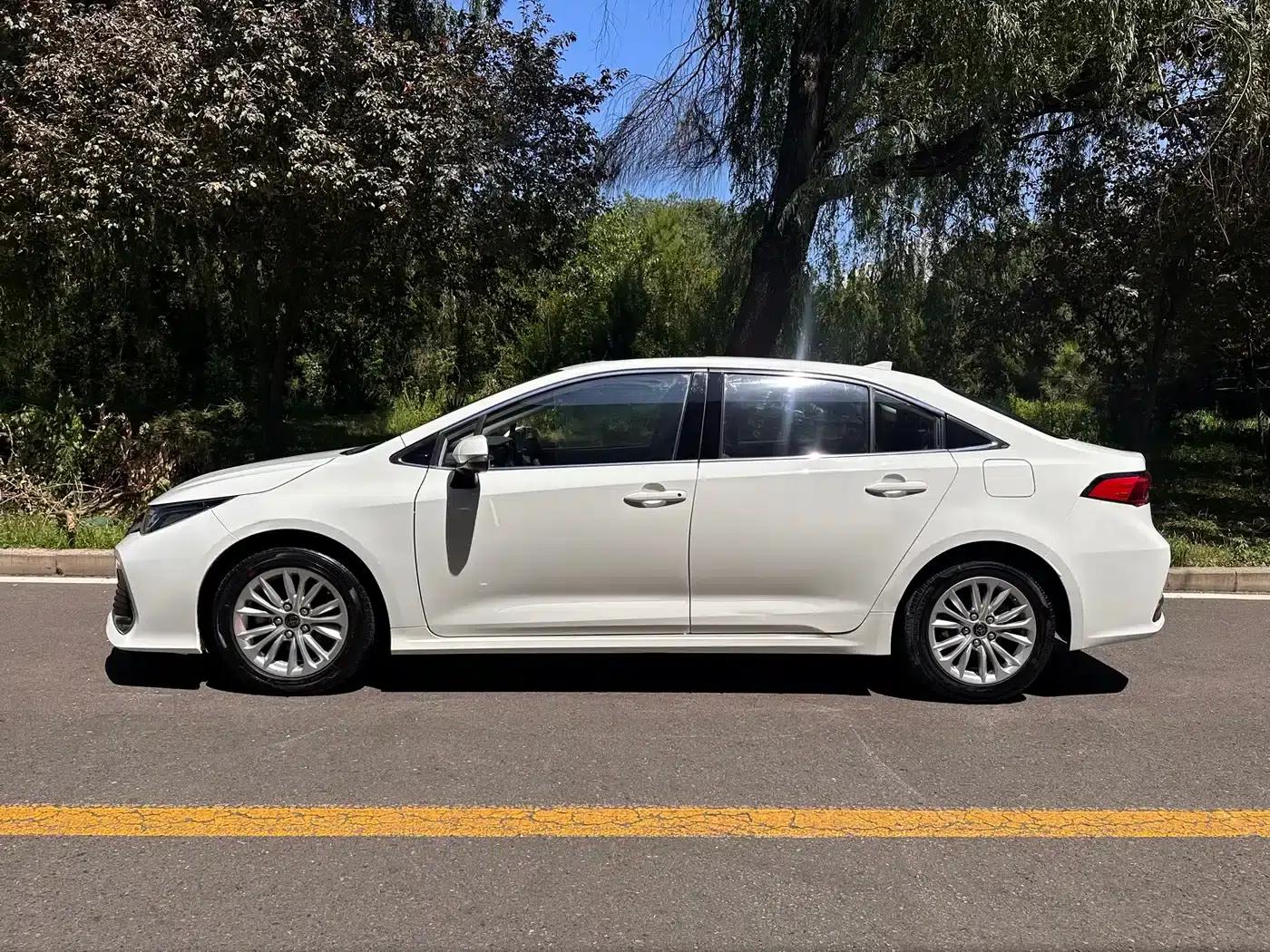 2021 Avalon 2.0L Luxury Edition — миниатюра 4