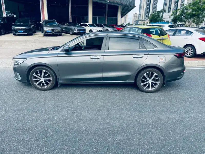 Geely Emgrand 2022 4th Generation 1.5L CVT Premium — миниатюра 3
