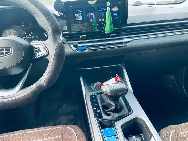 Geely Emgrand 2022 4th Generation 1.5L CVT Premium — миниатюра 7