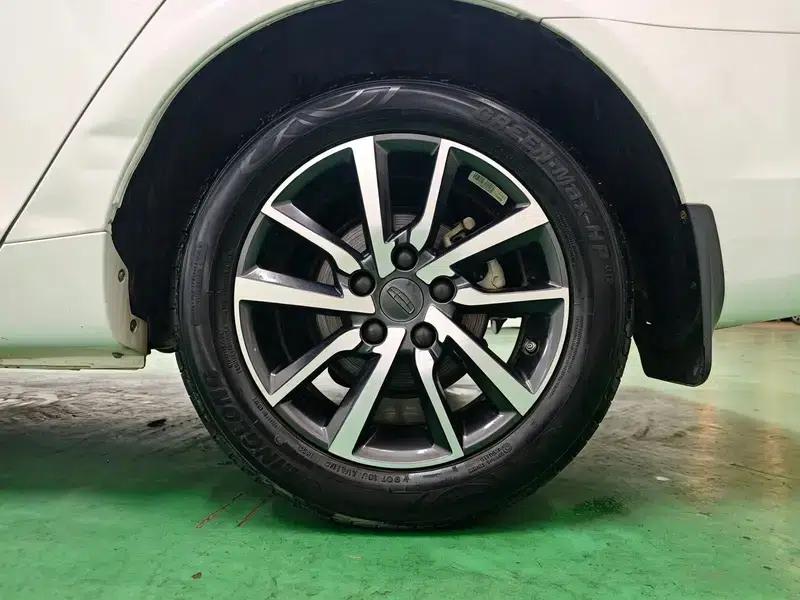Geely Emgrand 2020 1.5L Manual Upgrade Edition — миниатюра 9