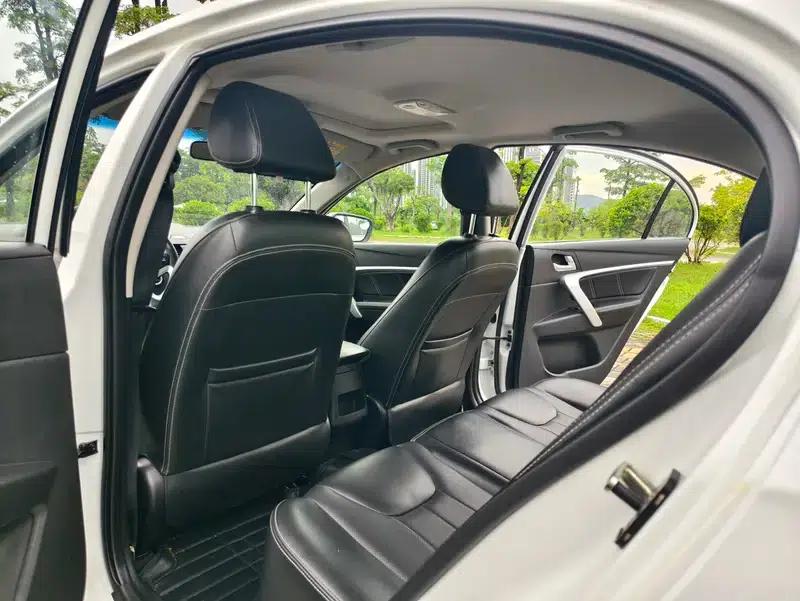 Geely Emgrand 2016 Sedan 1.5L Manual Upgrade Version — миниатюра 11