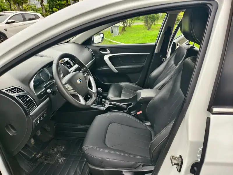 Geely Emgrand 2016 Sedan 1.5L Manual Upgrade Version — миниатюра 10