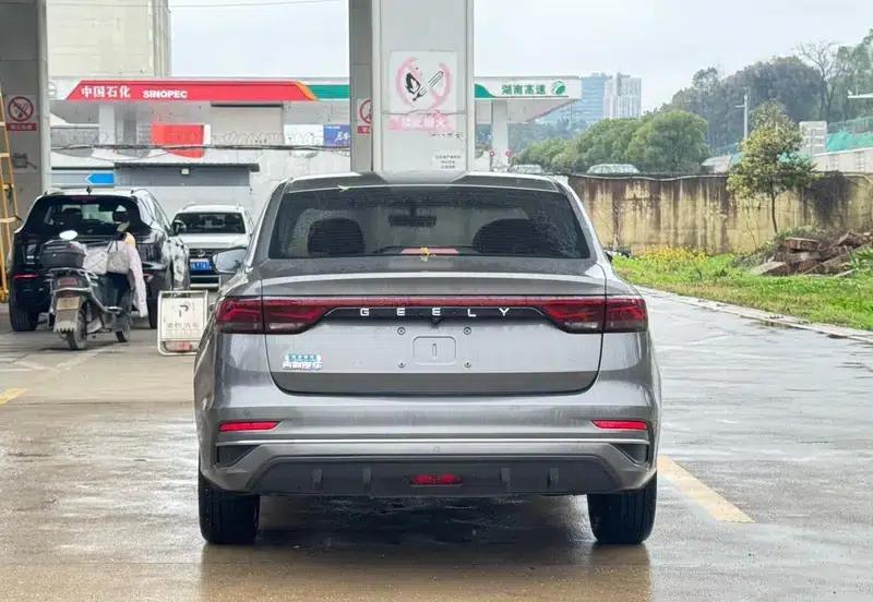 Geely Emgrand 2022 4th Generation 1.5L CVT Elite — миниатюра 5