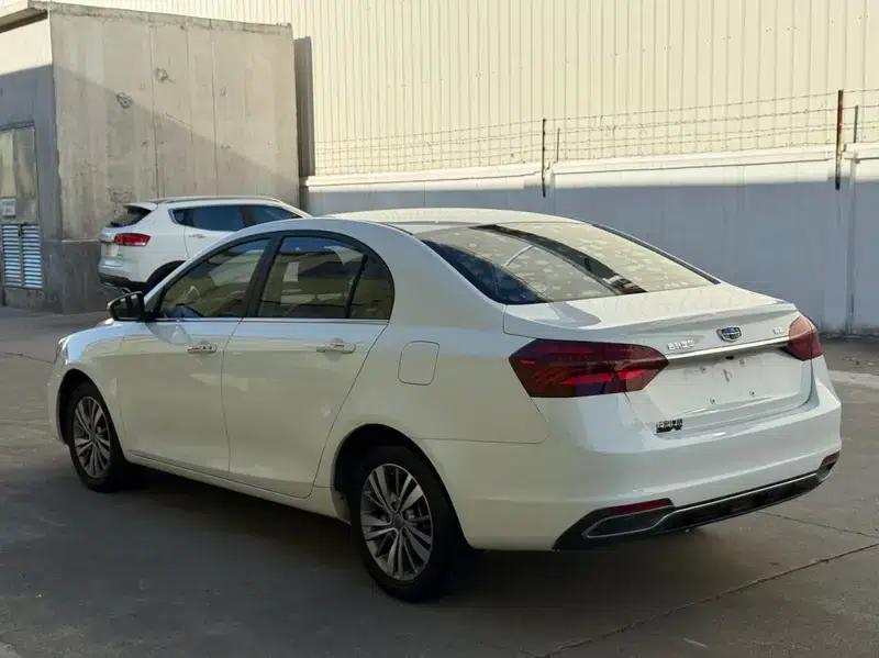 Geely Emgrand 2018 1.5L CVT Upward Connected Edition — миниатюра 4