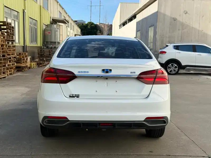 Geely Emgrand 2018 1.5L CVT Upward Connected Edition — миниатюра 5