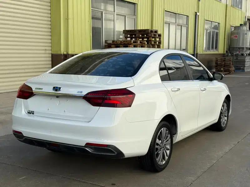 Geely Emgrand 2018 1.5L CVT Upward Connected Edition — миниатюра 6