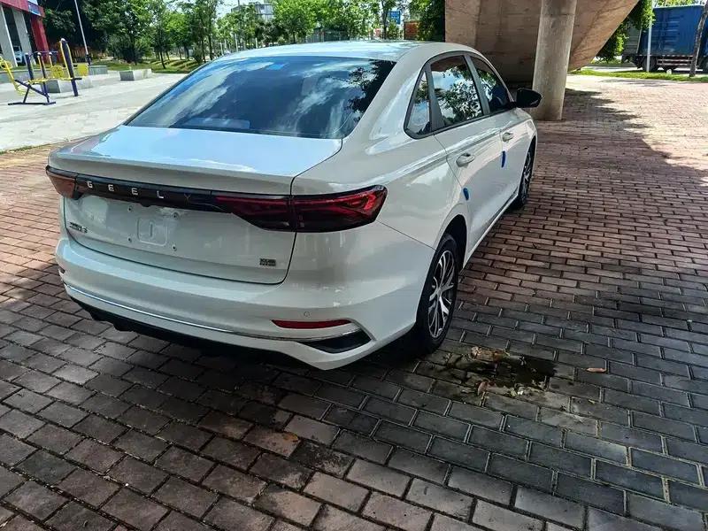 Geely Emgrand 2022 4th Generation 1.5L CVT Luxury Edition — миниатюра 5