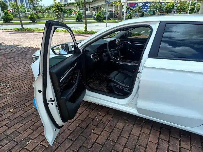 Geely Emgrand 2022 4th Generation 1.5L CVT Luxury Edition — миниатюра 8