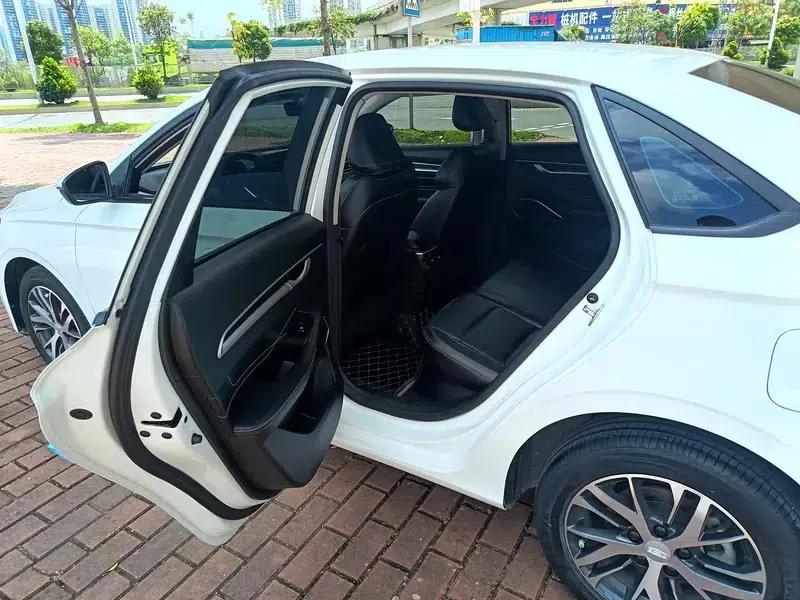 Geely Emgrand 2022 4th Generation 1.5L CVT Luxury Edition — миниатюра 9