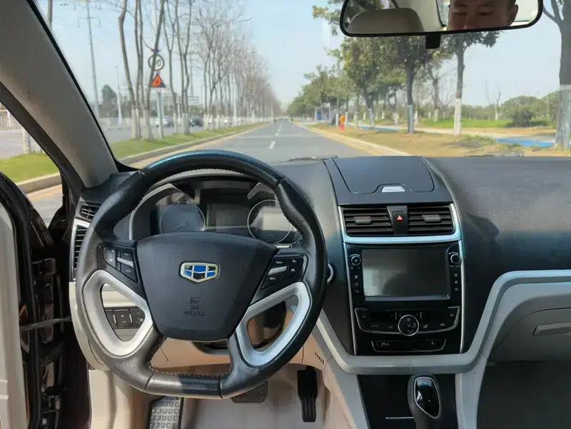 Geely Emgrand 2016 Sedan 1.5L CVT Upward Edition — миниатюра 12