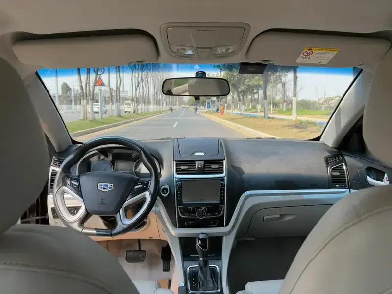 Geely Emgrand 2016 Sedan 1.5L CVT Upward Edition — миниатюра 13