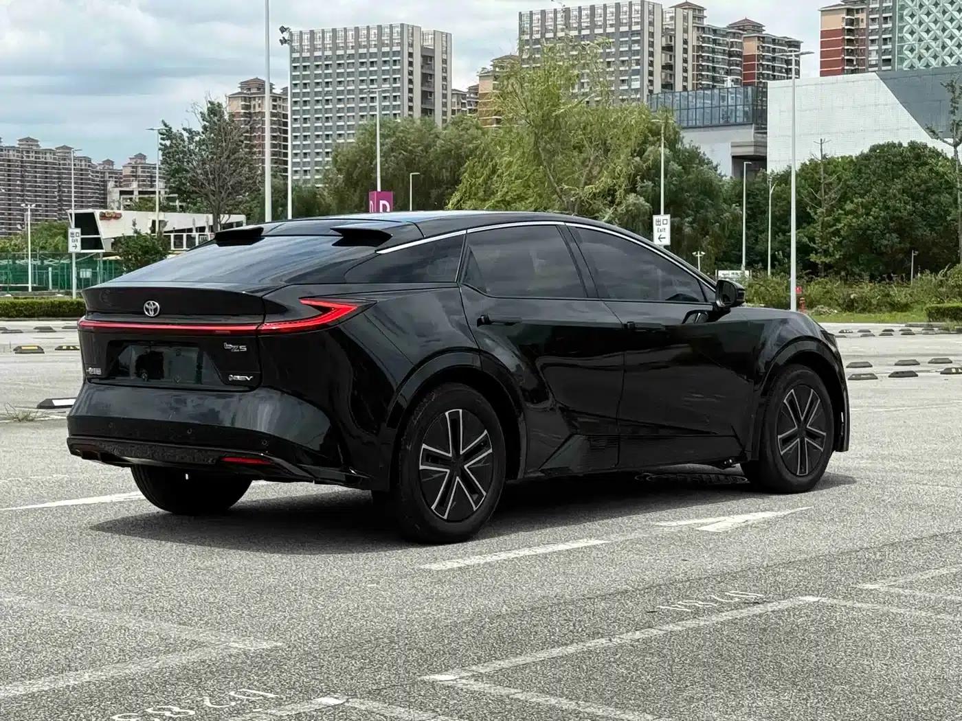 Toyota BZ5 2025 550 JOY — миниатюра 14