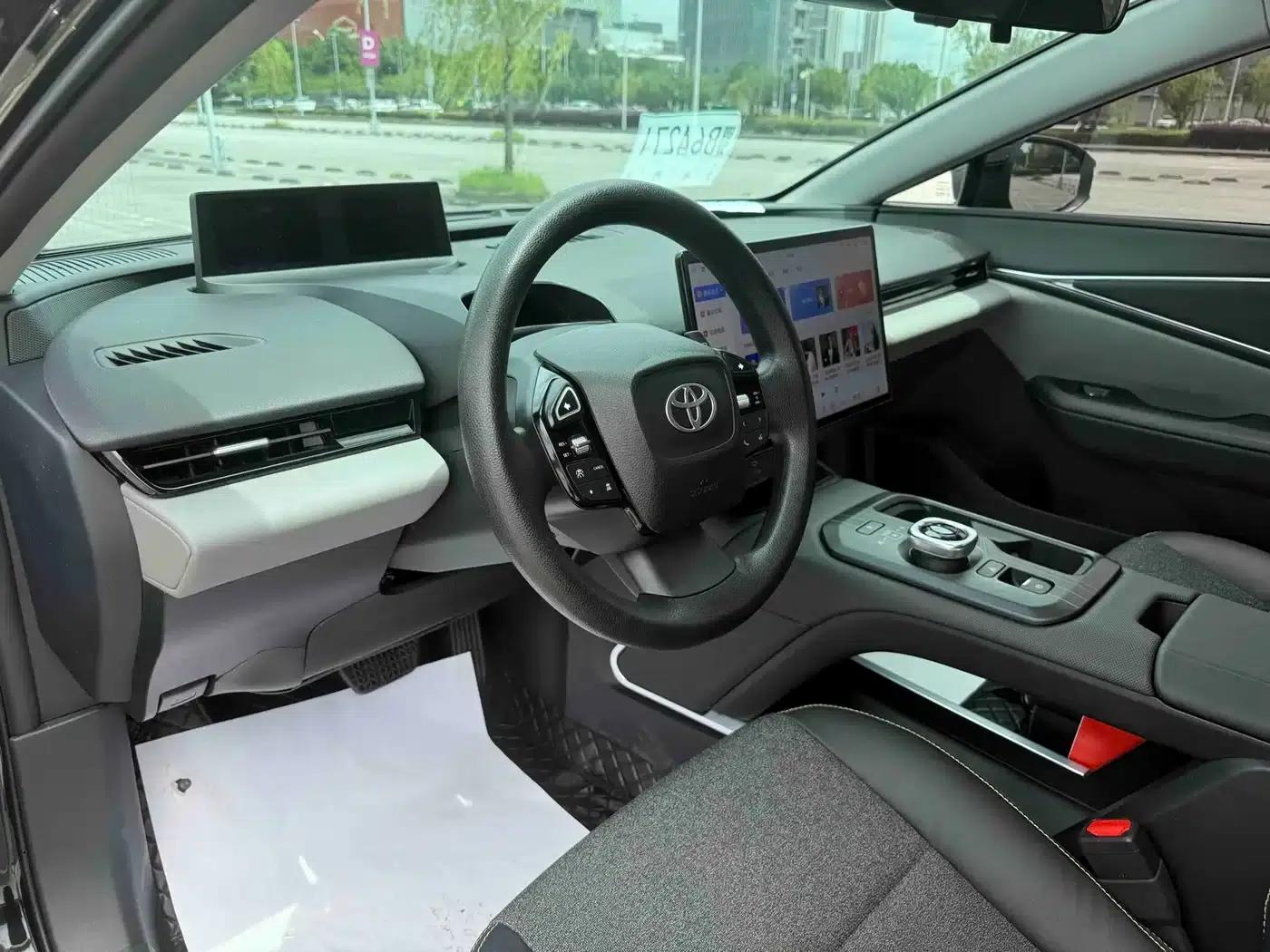 Toyota BZ5 2025 550 JOY — миниатюра 5