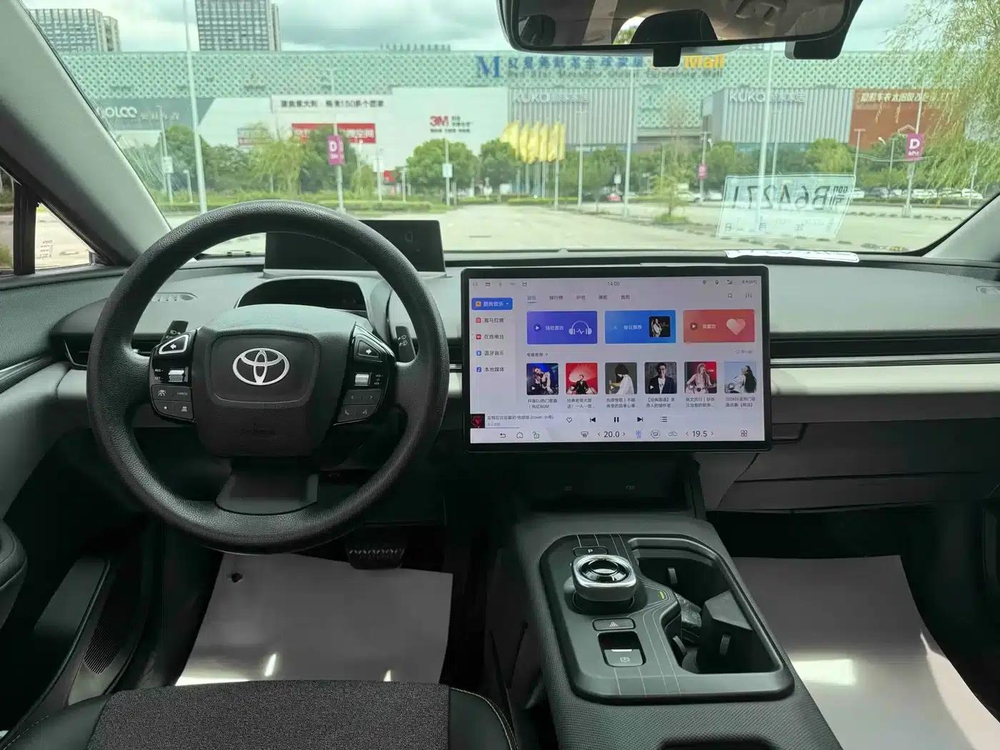 Toyota BZ5 2025 550 JOY — миниатюра 6